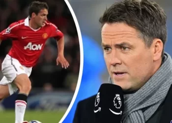 انگلینڈ کے مشہور فٹ بالر مائیکل اوون پاکستان پہنچ گئے