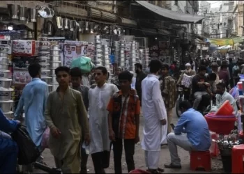 پاکستان میں کورونا کیسز کی یومیہ شرح 10.18 فیصد ریکارڈ