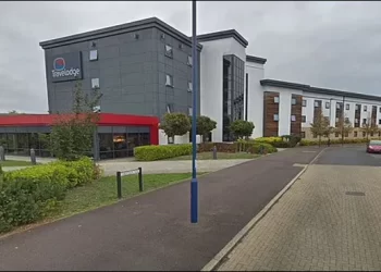 خودکار روبوٹ ویکیوم کلینر ہوٹل سے فرار ہونے پر کھلبلی