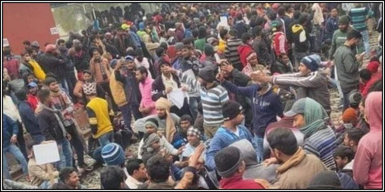 کسانوں کے بعد اب طلبا، مودی کے لئے نئی مشکل کھڑی ہوگئی