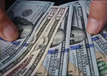 پاکستان نے انٹرنیشنل مارکیٹ سے ایک ارب ڈالر حاصل کر لیے