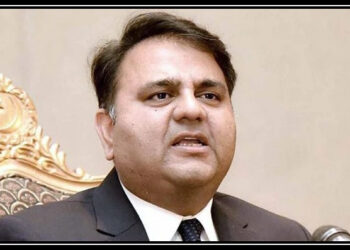 ‘شہباز اور حمزہ کے خلاف منی لانڈرنگ کا مقدمہ براہ راست دکھانے کی اجازت دی جائے’