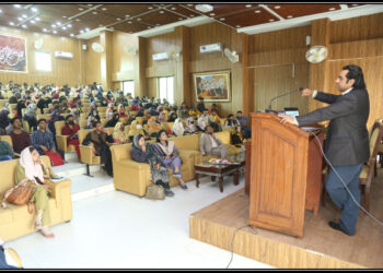 خاندان اور حلقہ ارباب نوجوانوں کے متشدد رویوں کو کنٹرول کرنے میں اہم ہیں: اوکاڑہ یونیورسٹی کی تحقیق