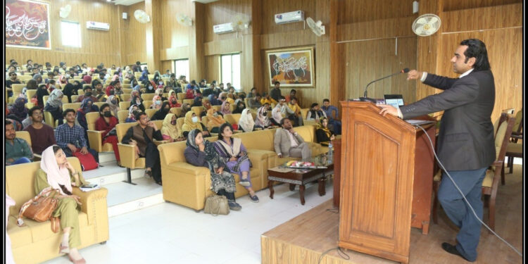 خاندان اور حلقہ ارباب نوجوانوں کے متشدد رویوں کو کنٹرول کرنے میں اہم ہیں: اوکاڑہ یونیورسٹی کی تحقیق