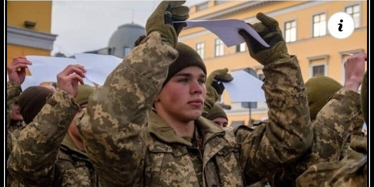 یوکرین کے درجنوں فوجیوں نے ہتھیار ڈال دئیے۔روسی میڈیا