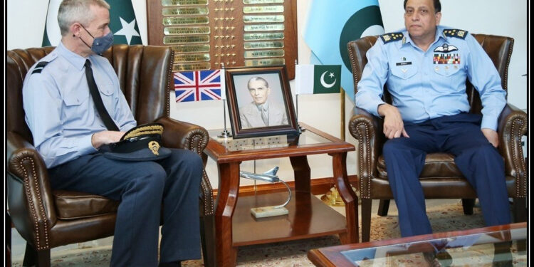 سربراہ ترکش جنرل اسٹاف اور ایئر  آفیسر کمانڈنگ 22  گروپ رائل ایئر فورس کی سربراہ پاک فضائیہ سے الگ الگ ملاقاتیں