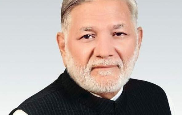 پی ٹی آئی انتشار اور غیر جمہوری سیاست سے اجتناب کرے ،خواجہ طارق نذیر