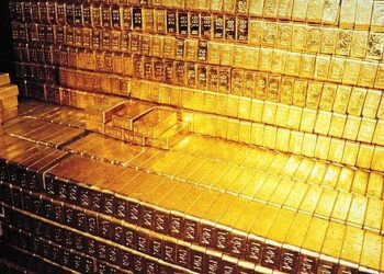 پاکستان میں  فی تولہ سونا 2750 روپے سستا