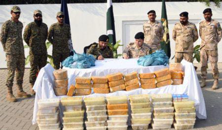 پاک بحریہ نے سیلاب میں پھنسے درجنوں افراد کو محفوظ مقام پر منتقل کیا مختلف علاقوں میں میڈیکل کیمپ لگائے ہیں،ترجمان پاک بحریہ