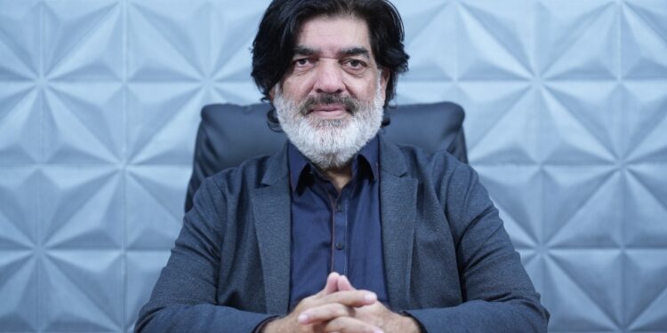 ایم کیو ایم، جماعت اسلامی کا پی پی سے معاہدہ عوام کو بیوقوف بنانے کیلئے تھا، اشرف جبار قریشی