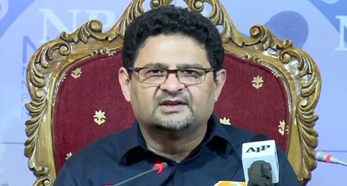 حکومت تنہا ملک میں سیلاب سے ہونے والے بڑے نقصانات پر قابو نہیں پاسکتی، ا،وفاقی وزیر خزانہ مفتاح اسماعیل