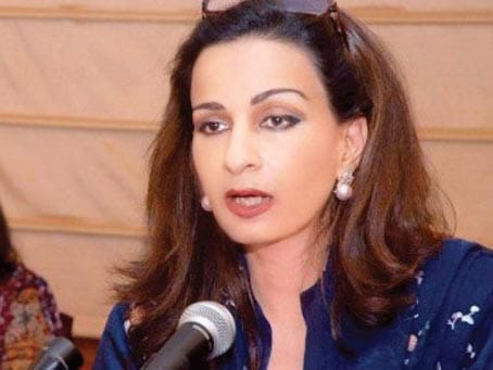 عمران غلط فہمی میں مبتلا ،انکو مائنس کرنے میں کسی کو دلچسپی نہیں، ملک ڈوبا ہوا دوسری طرف ایک شخص اپنی سیاست بچانے کے لئے جلسے کر رہا ہے،شیری رحمان