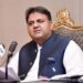 عمران خان کی جان کو خطرہ ہے ،اس حوالے سے تھریٹس موجود ہیں ‘ ملک میں انقلاب آچکا ،عمران کی وجہ سے پاکستان سری لنکا نہیں بنا ،قیادت نہ کر رہے ہوں تو لوگ حکمران طبقے کو گھسیٹ کر نکالیں ، فواد چوہدری