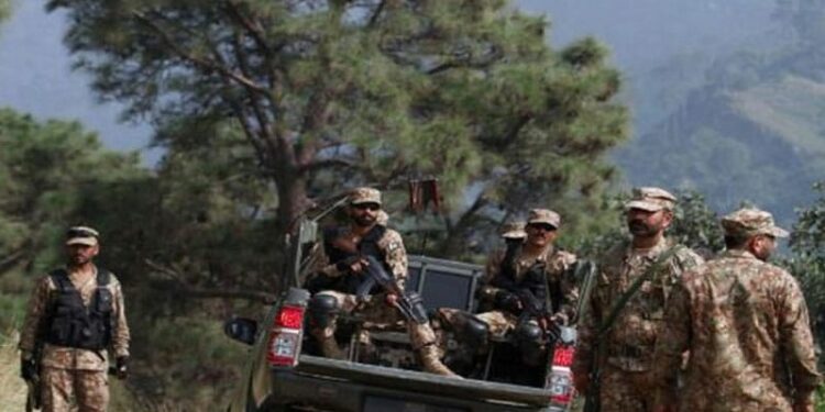 شاہرگ میں سکیورٹی فورسز اور دہشت گردوں کےدرمیان فائرنگ :پاک فوج کے 2 جوان شہید ، 4 دہشت گرد جہنم واصل