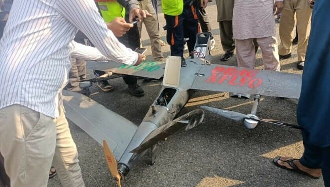لاہور:اورنج ٹرین ٹرمینل کے قریب تباہ ہونے والے ڈرون کا مالک گرفتار:حراست میں لیا گیا شخص ڈرون کیمروں کا مکینک ہے، پولیس