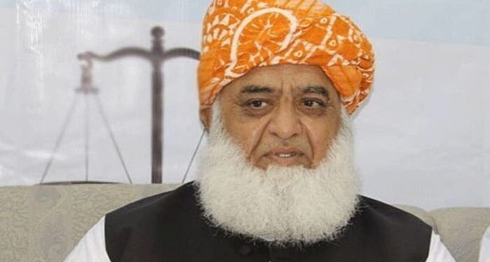 ملک میں پہلے سیاسی افراتفری پیدا کی گئی،2018 میں دھاندلی کے ذریعے جعلی حکومت مسلط کی گئی جس کی وجہ سے معیشت کی کشتی زرکاب ہونے لگی۔ہم نے ملک کودیوالیہ ہونے سے بچالیا، سیاسی ومعاشی استحکام بھی آئےگا، فضل الرحمن