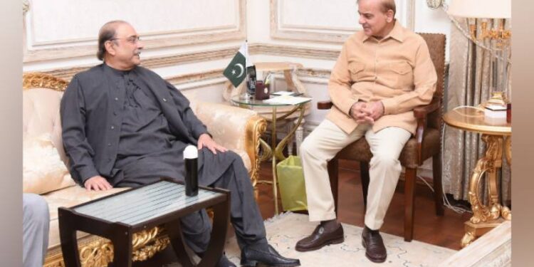 آصف زرداری کے رابطے تیز، وزارت اعلیٰ پنجاب پی پی کو دئیے جانے کا امکان ۔حتمی فیصلہ آصف زرداری، چوہدری شجاعت اور نوازشریف کی باہمی رضامندی سے ہوگا