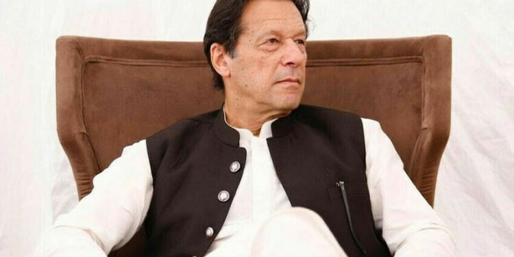جلد امپورٹڈ حکومت سے جان چھڑانے کا فیصلہ کیا ہے، عمران خان