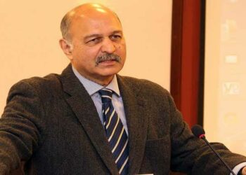 عام انتخابات وقت پر ہوتے نظر نہیں آرہے، سینیٹر مشاہد حسین