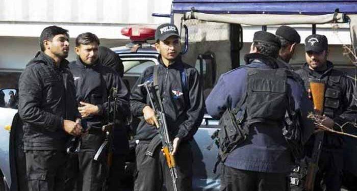 سی ٹی ڈی پنجاب کی مختلف اضلاع میں کارروائیاں، 9دہشتگرد گرفتار۔خودکش جیکٹ، دھماکہ خیز مواد، دستی بم، ڈیٹونیٹر ، اسلحہ، ریموٹ کنٹرول ڈیوائس برآمد کرلی گئیں