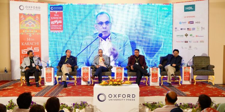 کراچی لٹریچر فیسٹول کے 14ویں ایڈیشن کا تیسرا اور آخری روز ادب سے محبت کرنے والوں کی بھرپور شرکت، بحث ومباحثہ اور فکر انگیز گفتگو اور شاندار پرفارمنسز نے سامعین کو خوب محظوظ کیا