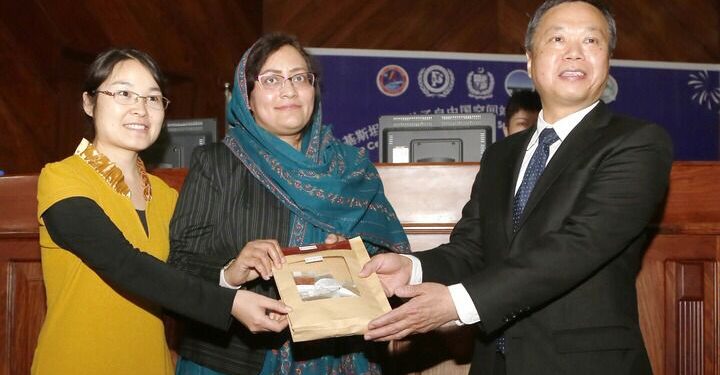 پاکستانی لڑکی کے چینی خلاباز کے نام خط سے خلا بارے نئی بحث شروع