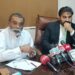 پی ایس ایل کے دوران ٹریفک جام سے تنگ شہری نے چیف سیکریٹری، کمشنر، چیئرمین پی سی بی کو قانونی نوٹس بھیج دئیے سڑکیں کھولیں، چاہے ٹیم کو ہیلی کاپٹر پر لائیں یا اسٹیڈیم شہر سے باہر منتقل کریں، درخواست گزار سائیں سکندر