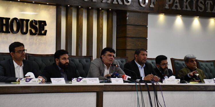 آباد نےسرمایہ بیرون ممالک منتقلی کی دھمکی دے دی سریا کی فی ٹن قیمت 3 لاکھ 45 ہزار روپے ٹن سے کم ہوکر2 لاکھ 71 ہزار روپے فی ٹن ہوگئی،