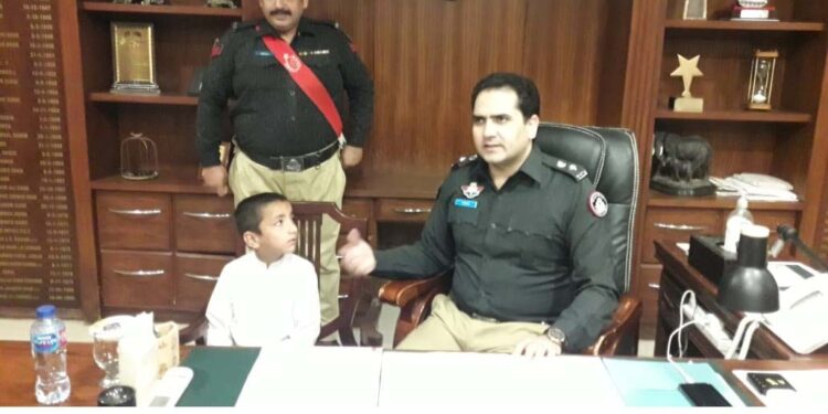 لاڑکانہ: دو ماہ قبل اغوا ہونے والے سات سالہ بچے شعیب سومرو کو شکارپور کے کچے سے بازیاب