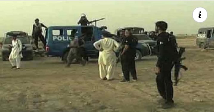 صادق آباد : کچے کے علاقے میں پولیس آپریشن جاری، 8 ڈاکو گرفتار۔کوکانی گینگ کی کمین گاہ نذرآتش