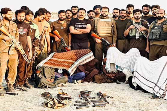 کچے میں پولیس کا گرینڈ آپریشن سترویں روز بھی جاری، پولیس دستوں کی کچی لنڈ میں زبردست کارروائی