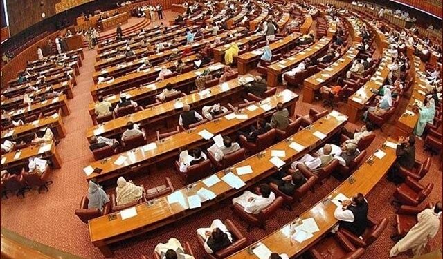 ٹی آئی کراچی کے 9 ایم این ایز کا قومی اسمبلی اجلاس میں شرکت کا فیصلہ