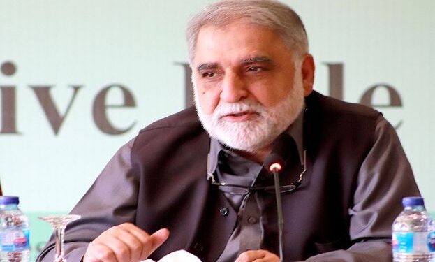 پارلیمنٹ میں تحریک انصاف میں پھوٹ پڑ گئی