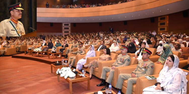 فوجی تنصیبات، یادگاروں اور شہدا کی حرمتوں پر حملے ناقابل برداشت ہیں: آرمی چیف