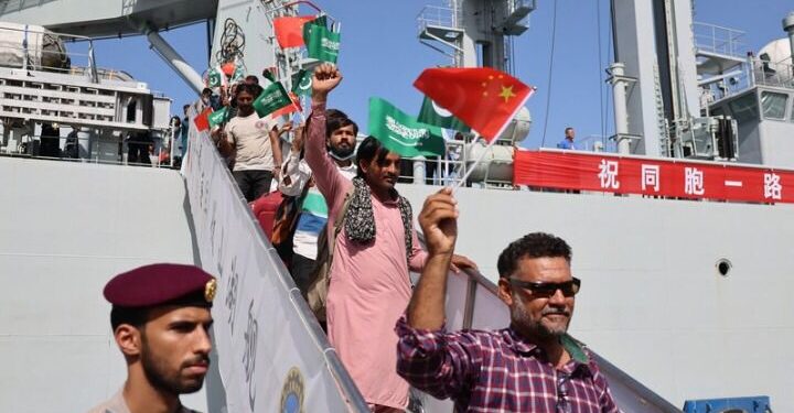 جنگ زدہ سوڈان سے اپنے گھر تک: پاکستانی شہری چینی بحریہ سے خوش ہیں