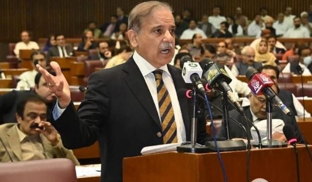 جنرل عاصم منیر نے عمران خان کو ان کی اہلیہ کی کرپشن کا بتایا تھا: وزیراعظم میاں شہباز شریف
