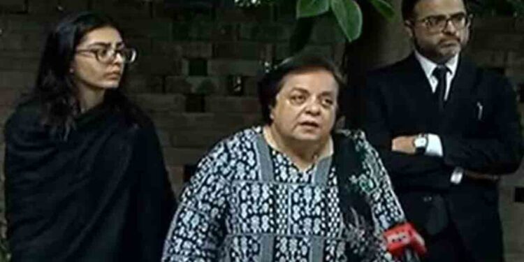 سابق وفاقی وزیر شیری مزاری کا پارٹی اور سیاست چھوڑنے کا اعلان