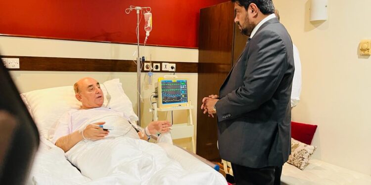 گورنرسندھ کی مقامی اسپتال میں ڈاکٹر آغا رفیق احمد خان کی عیادت