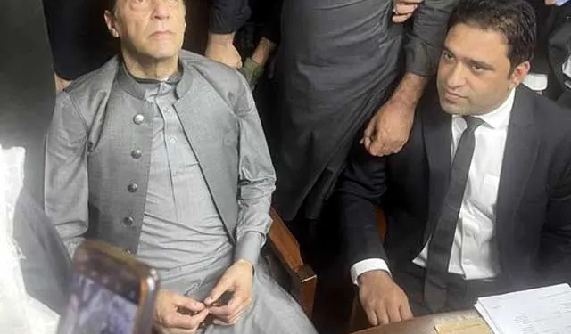 سائفرتحقیقات،چیئرمین پی ٹی آئی کو نوٹس جاری،17جولائی تک جواب طلب
