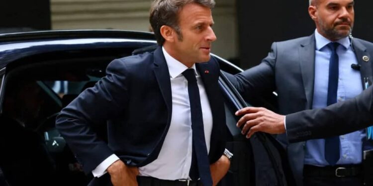 پیرس:17سالہ نوجوان کی ہلاکت پر فرانس میں فسادات میں  اضافہ،صدر ایمانوئل میکرون کا جرمنی کا سرکاری دورہ ملتوی