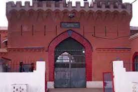 توشہ خانہ کیس میں گرفتار سابق وزیر اعظم کو اٹک جیل منتقل کر دیا گیا