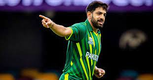 اسکول فیس دینے کیلئے نمکو فروخت کرتا تھا اڑھائی سوروپے یومیہ پر سیلزمین کی نوکری کرتا تھا   حارث رﺅف