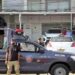 کراچی میں4 لاکھ افغانی غیر قانونی مقیم، 1547کو ڈی پورٹ کردیا گیا، کراچی پولیس چیف 226 افغانیوں کو اسٹریٹ کرائم میں ملوث ہونے پر گرفتار کیا گیا ہے، گزشتہ سال کراچی میں کارروائیوں کے دوران زیرِ حراست 323 غیر قانونی افغان باشندوں کو ان کے وطن واپس بھیجا گیا ، حسین رند