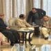 لاہور:نواز شریف کی 15 سال بعد چوہدری شجاعت سے ملاقات، دونوں جماعتوں میں سیٹ ایڈجسٹمنٹ پر اتفاق