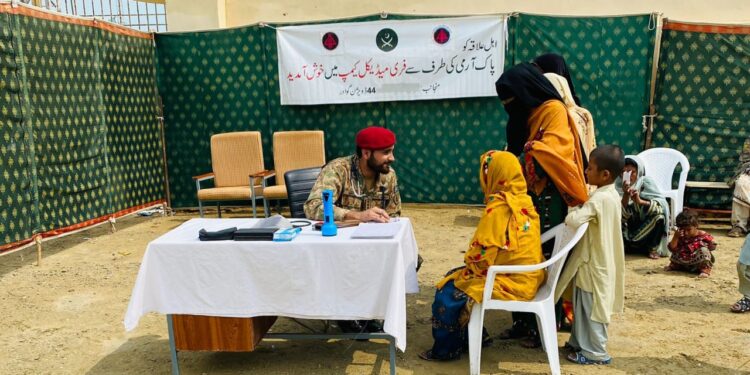 گوادر سیلاب متاثرین کی امداد وبحالی کے لیے پاک فوج , ایف سی بلوچستان کی سول انتظامیہ کی امدادی سرگرمیاں جاری