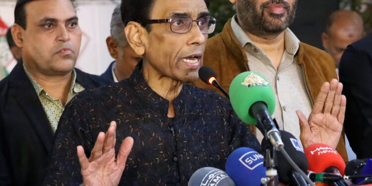 الیکشن 2024:ایمکیو ایم پاکستان کے مرکزی انتخابی دفتر پاکستان ہاؤس میں رات گئے جشن منانے کے لئے عوام کا ریلیوں کی شکل میں آمد کا سلسلہ جاری