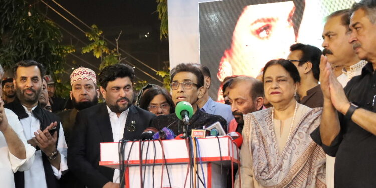 ہمارے دروازے آزاد امیدواروں کیلئے کھلے ہوئے ہیں، تین نکاتی ایجنڈا پیش کیا ہے جس کے تحت ملک میں حقیقی تبدیلی لانا چاہتے ہیں۔ ڈاکٹر خالد مقبول صدیقی