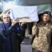 راولپنڈی:میر علی، شمالی وزیرستان  کے شہداء کی نماز جنازہ میں صدر پاکستان آصف علی زرداری، جنرل ساحر شمشاد مرزا جنرل سید عاصم منیر لیفٹیننٹ جنرل ندیم انجم کی شرکت