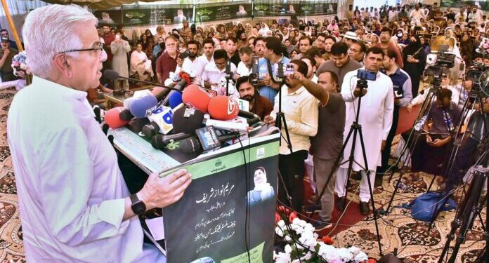 وزیر اعلی پنجاب مریم نواز شریف کا “کلینک آن ویل پروگرام”پنجاب عوام کے لئے صحت کا تحفہ ہے ،وفاقی وزیر دفاع خواجہ محمد آصف