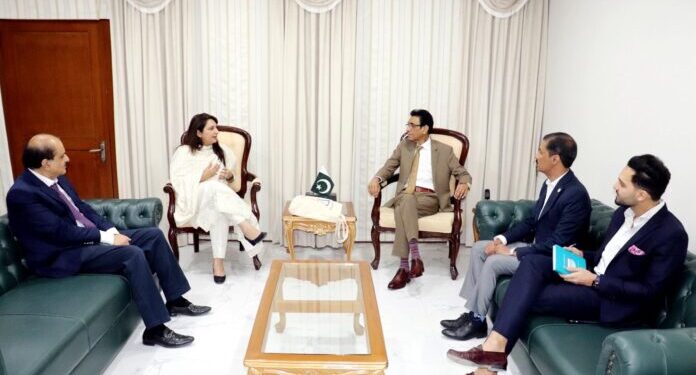 وفاقی وزیر برائے تعلیم و پیشہ وارانہ تربیت ڈاکٹر خالد مقبول صدیقی سے کیمبرج اسسمنٹ انٹرنیشنل ایجوکیشن کی کنٹری ڈائریکٹر کی ملاقات